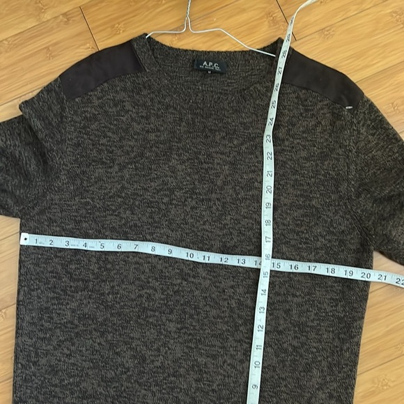 A.P.C. cashmere blend sweater brown patches at shoulder Medium - Picture 6 of 9